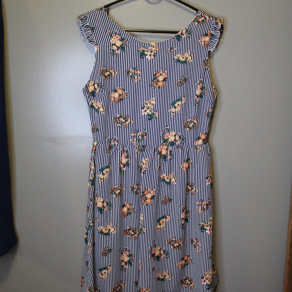 🔴 Sequin Hearts sleeveless juniors dress, size 7